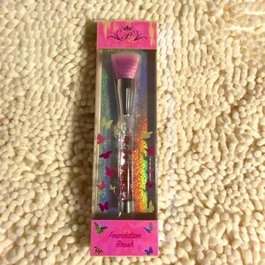 Paris Hilton Foundation Brush